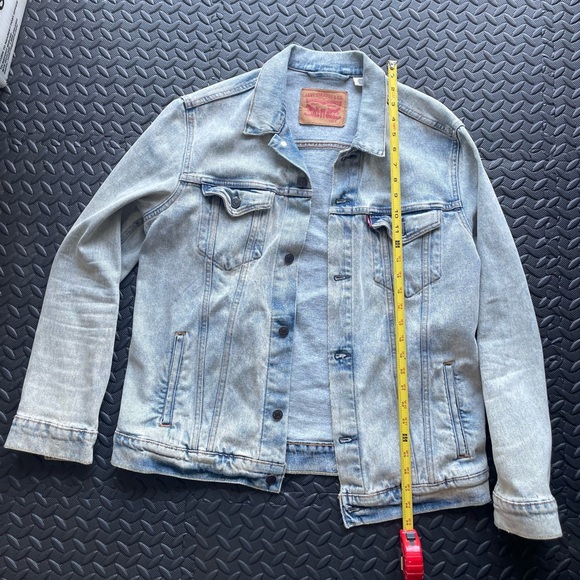 GREAT CONDITION LEVI DENIM JACKET - Picture 1 of 6